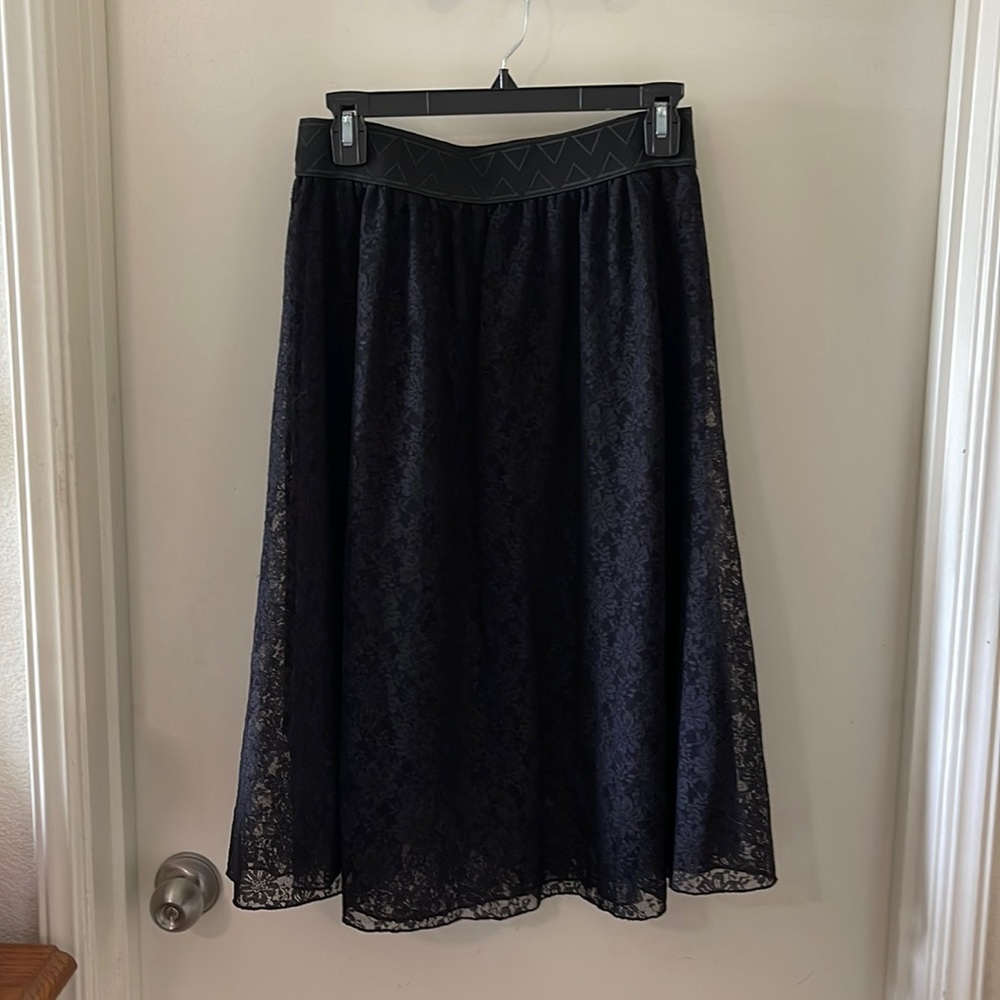 EUC Lularoe lace skirt size S